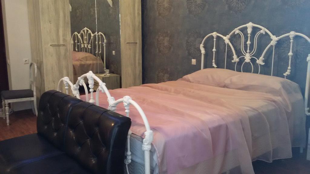 Apartment Sayat-Nova Jereván Szoba fotó