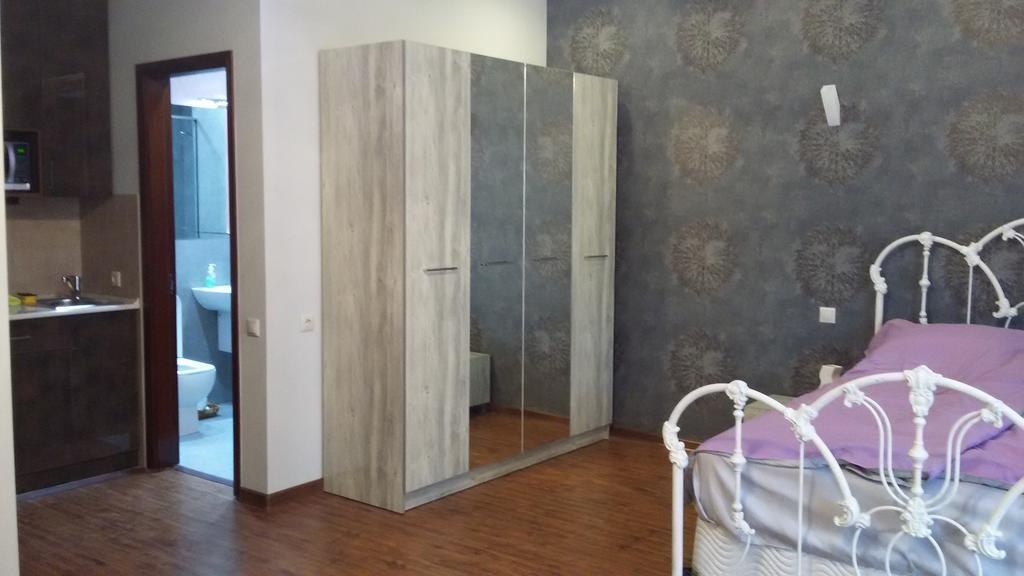 Apartment Sayat-Nova Jereván Szoba fotó